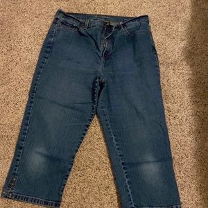 Gloria Vanderbilt Capri Pants